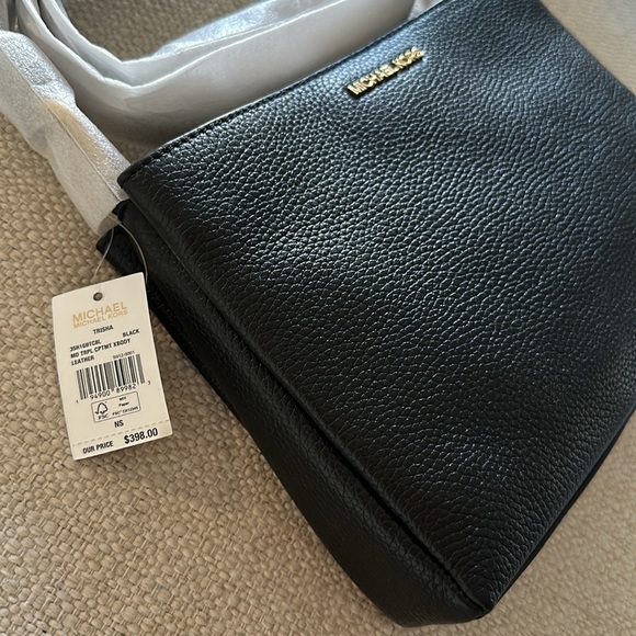 NWT Michael Kors Trisha Leather Medium Triple
Compartment Crossbody - Picture 7 of 12